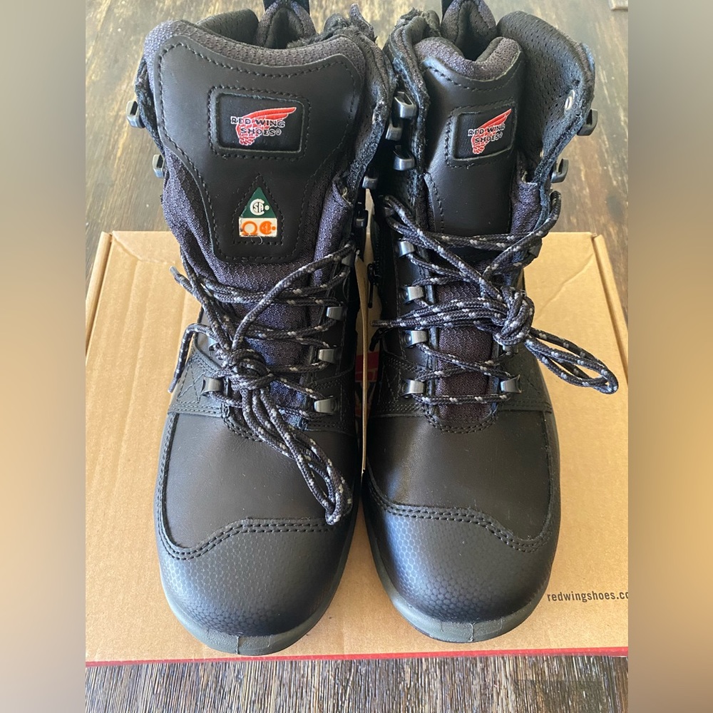 Red wing work boots new with tags and box size 10